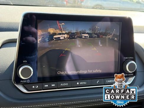 Used 2024 Nissan Rogue SV w/ SV Premium Package image 12