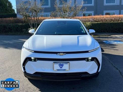 Used 2025 Chevrolet Equinox EV LT image 2