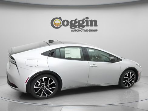New 2025 Toyota Prius Plug-In Hybrid image 19