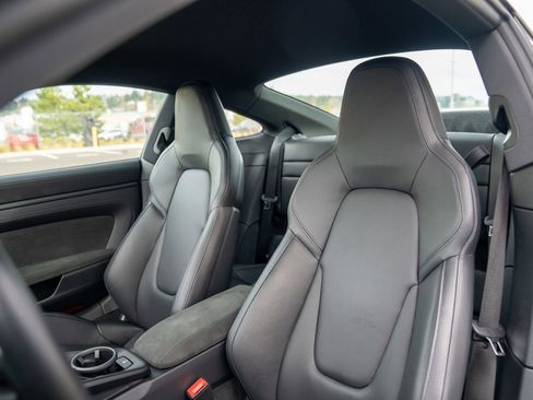 Used 2024 Porsche 911 Carrera GTS image 5