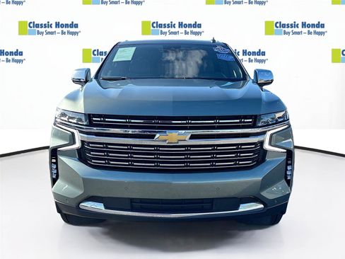 Used 2023 Chevrolet Suburban Premier image 2