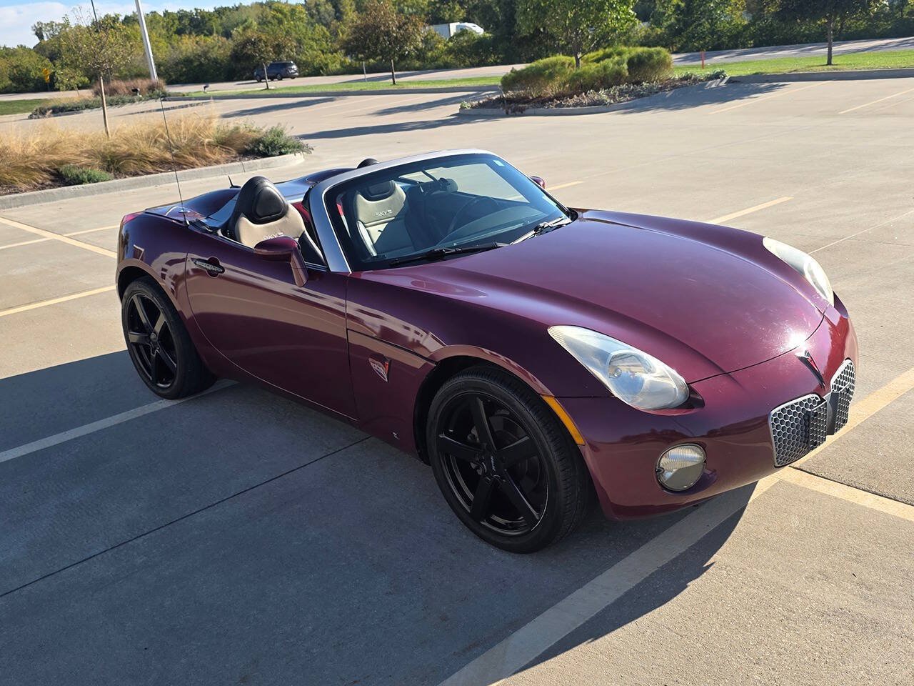 Used 2009 Pontiac Solstice Convertible w/ Premium Package RWD image 13