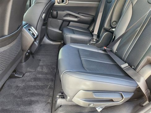 Used 2024 Kia Sorento EX image 9
