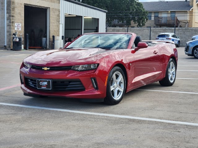 Used 2018 Chevrolet Camaro LT RWD image 11