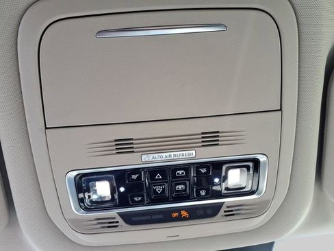 Used 2025 Lincoln Nautilus Reserve AWD/4WD image 23