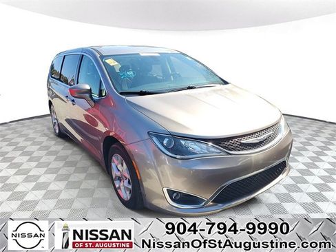 Used 2018 Chrysler Pacifica Touring Plus w/ Tire & Wheel Group image 1