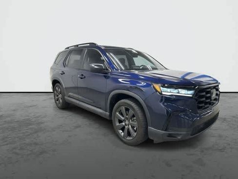 Used 2025 Honda Pilot Sport image 5