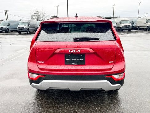 Used 2024 Kia Niro EX image 8