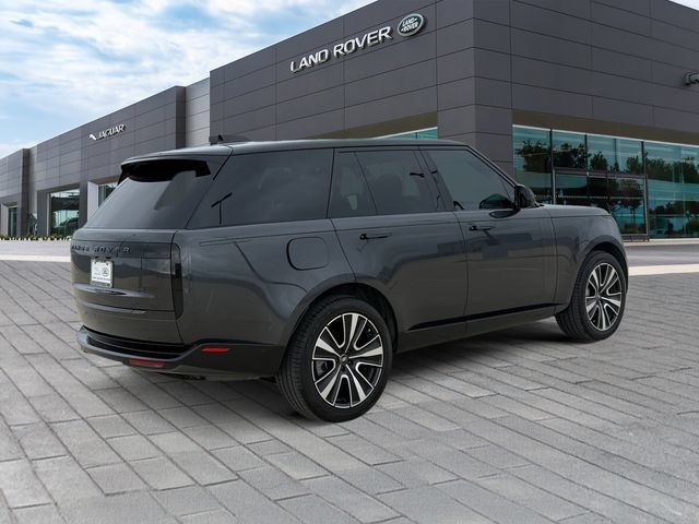 Used 2024 Land Rover Range Rover SE AWD/4WD image 5
