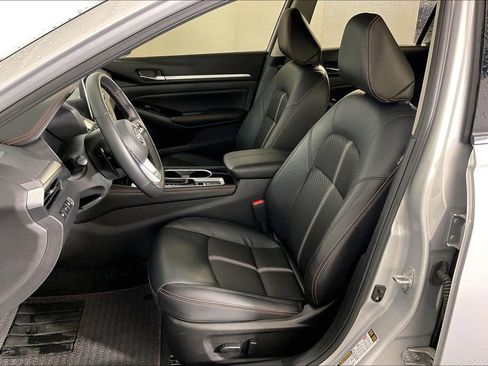 Certified 2025 Nissan Altima 2.5 SR AWD/4WD image 33