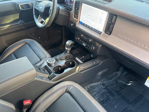 New 2025 Ford Bronco Outer Banks image 14