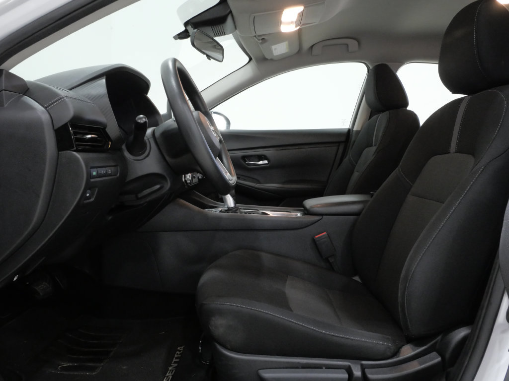 Used 2024 Nissan Sentra SV FWD image 11