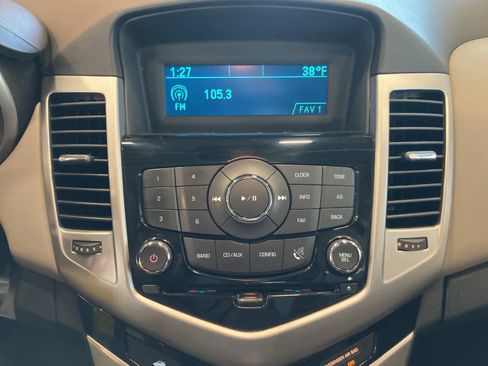 Used 2015 Chevrolet Cruze LS image 17