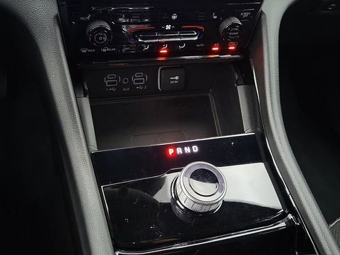 Used 2023 Jeep Grand Cherokee Altitude image 17