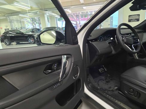 Certified 2025 Land Rover Discovery Sport Dynamic SE image 16