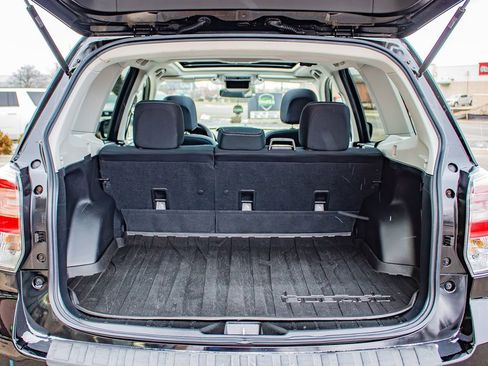 Used 2017 Subaru Forester 2.5i Premium image 17