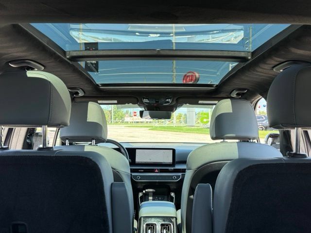 Certified 2025 Kia Sorento SX Prestige w/ Sage Leather Package AWD/4WD image 26