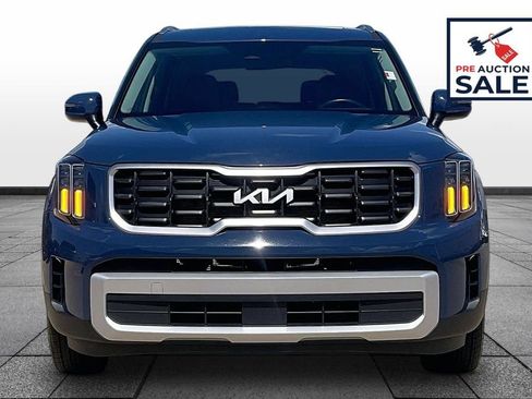 Used 2025 Kia Telluride S FWD image 3