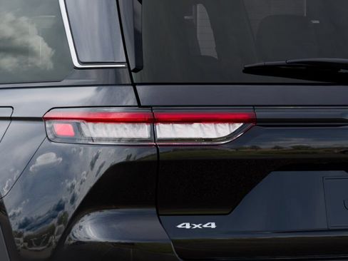 New 2026 Jeep Grand Cherokee Limited image 9