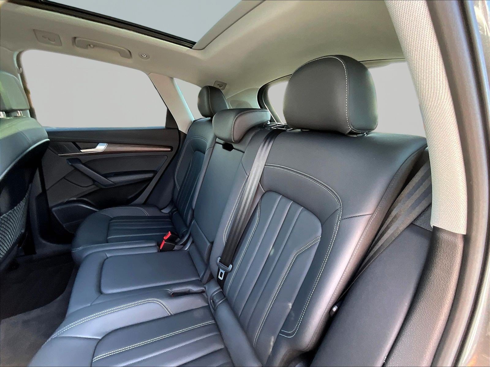 Used 2023 Audi Q5 2.0T Premium Plus w/ Premium Plus Package AWD/4WD image 22