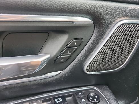 Used 2019 RAM 1500 Laramie RWD image 17