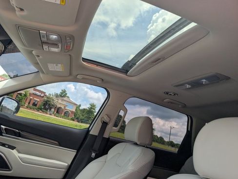 Used 2024 Kia Telluride S w/ S Sunroof Package FWD image 19