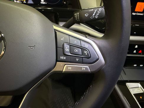 Certified 2025 Volkswagen Atlas Peak Edition SE image 26