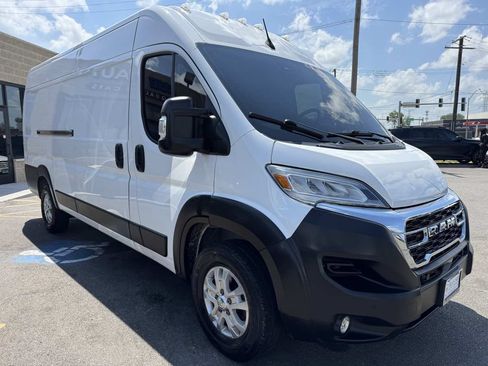 Used 2024 RAM ProMaster 3500 w/ Quick Order Package 22G SLT FWD image 3