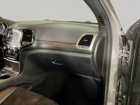 Used 2019 Jeep Grand Cherokee Altitude AWD/4WD image 26