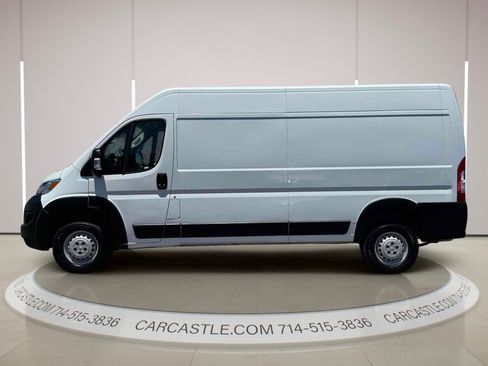Used 2025 RAM ProMaster 2500 w/ Convenience Group FWD image 2