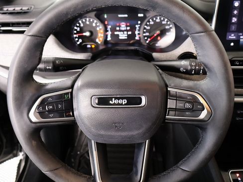 Used 2024 Jeep Compass Latitude w/ Convenience Group image 3