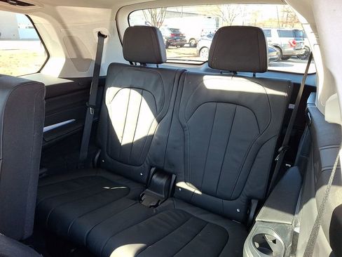 Used 2022 BMW X7 xDrive40i w/ Premium Package image 12