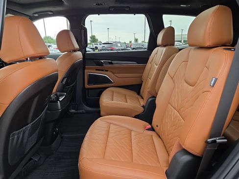 Used 2025 Kia Telluride SX Prestige X-Line AWD/4WD image 11
