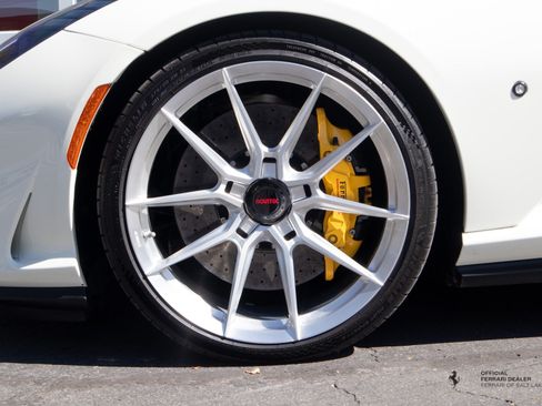 Used 2018 Ferrari 812 Superfast RWD image 13