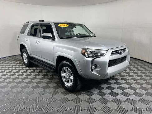 Used 2021 Toyota 4Runner SR5 AWD/4WD image 16