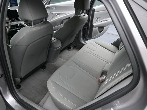 Certified 2023 Hyundai Elantra SEL w/ Convenience Package image 15