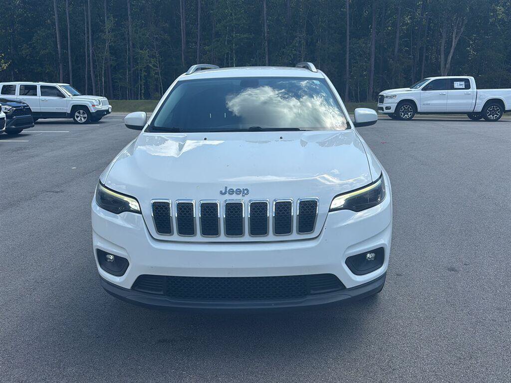 Used 2019 Jeep Cherokee Latitude Plus w/ Comfort/Convenience Group FWD image 2