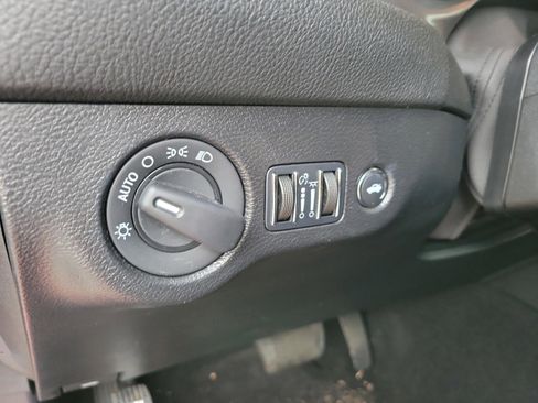 Used 2023 Dodge Challenger GT image 29