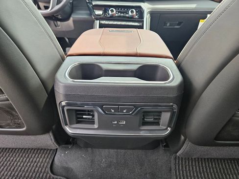New 2026 GMC Sierra 2500 Denali Ultimate AWD/4WD image 27