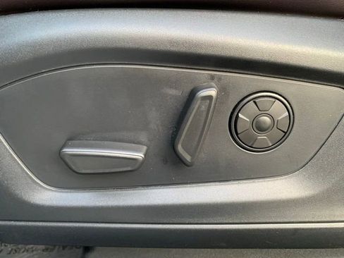 Certified 2025 Ford Explorer Platinum w/ Ultimate Package image 15