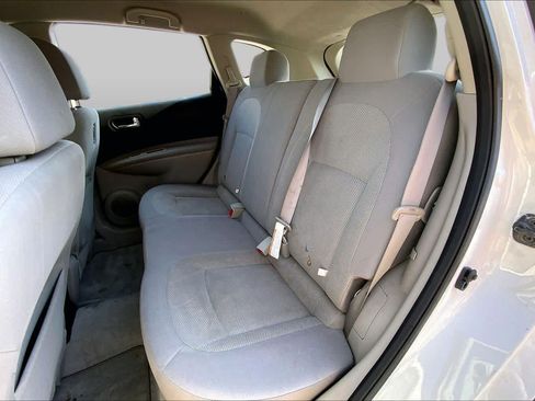 Used 2013 Nissan Rogue S FWD image 19