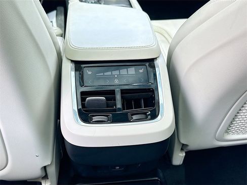 Used 2021 Volvo XC90 T6 Inscription w/ Protection Package Premier image 28