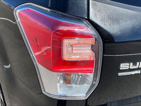 Used 2017 Subaru Forester 2.5i Premium w/ Protection Package #1 AWD/4WD image 29