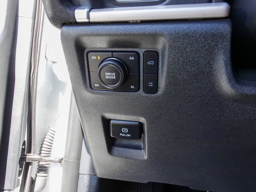 Used 2025 Ford Expedition Max Active AWD/4WD image 21