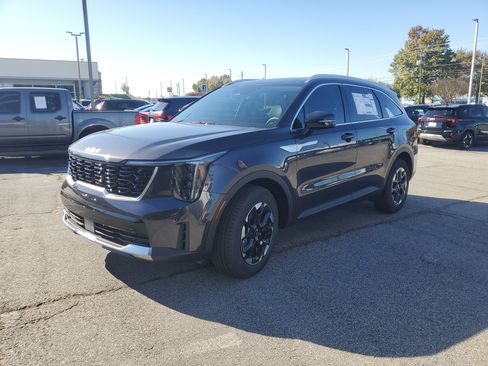 New 2026 Kia Sorento S image 3