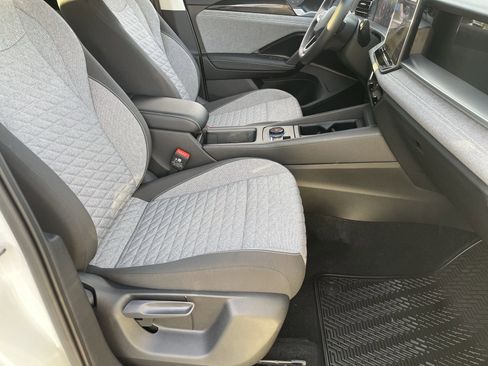 Used 2025 Volkswagen Tiguan S image 10