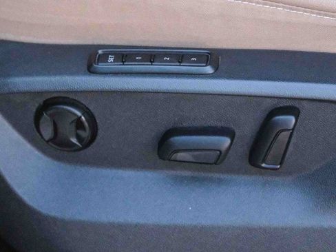 Used 2020 Volkswagen Atlas Cross Sport SEL FWD image 24