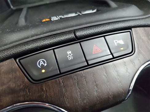 Used 2023 GMC Acadia Denali w/ Black Diamond Edition image 28