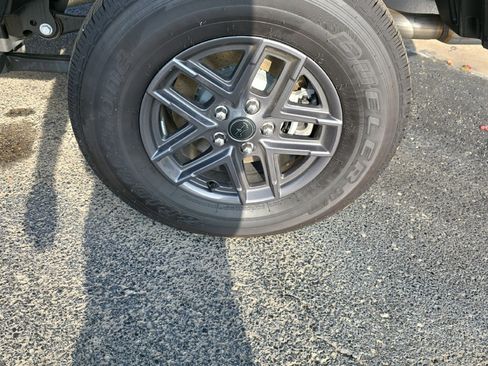 New 2025 Jeep Gladiator Sport image 9