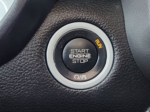 Used 2024 RAM 1500 Laramie RWD image 17